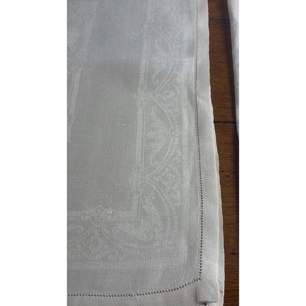 The Unbranded Brand elegant vintage